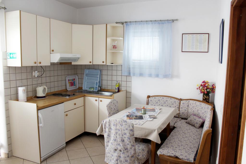 Apartments Petric Makarska Eksteriør billede